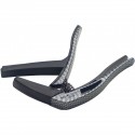Stagg SCPX-CU CARBON kapodastr s radiusem, karbonový